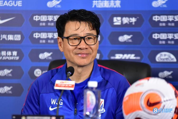 Reporter: Shenhua coach Wu Jingui is getting better. Today, he led the team to Beijing.